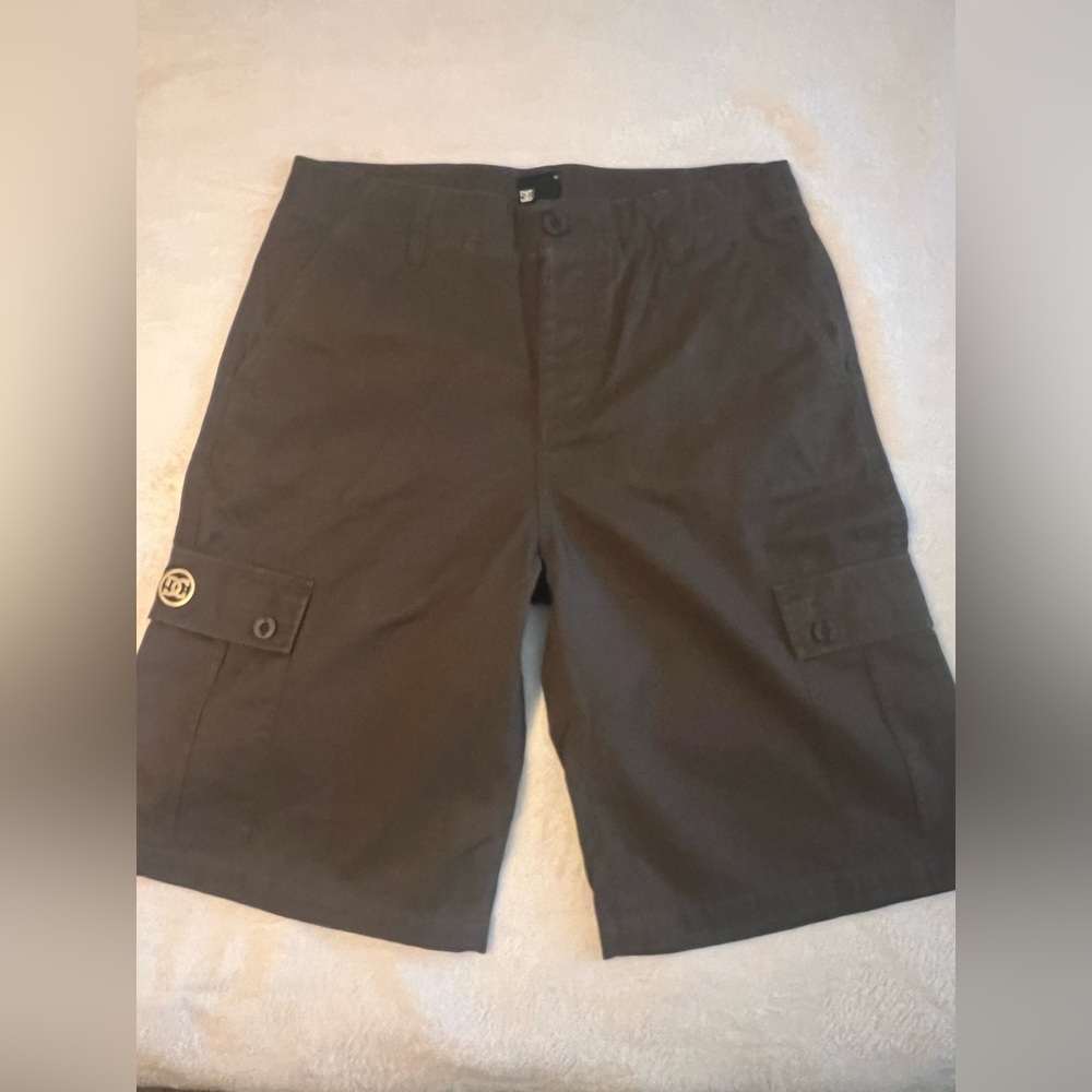 NWOT Men’s DC Shoes Brown Cargo SkateBoard Shorts
